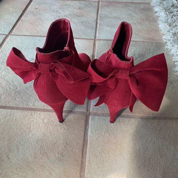 COPY - Charming Charlie Bow Booties - Picture 2 of 8